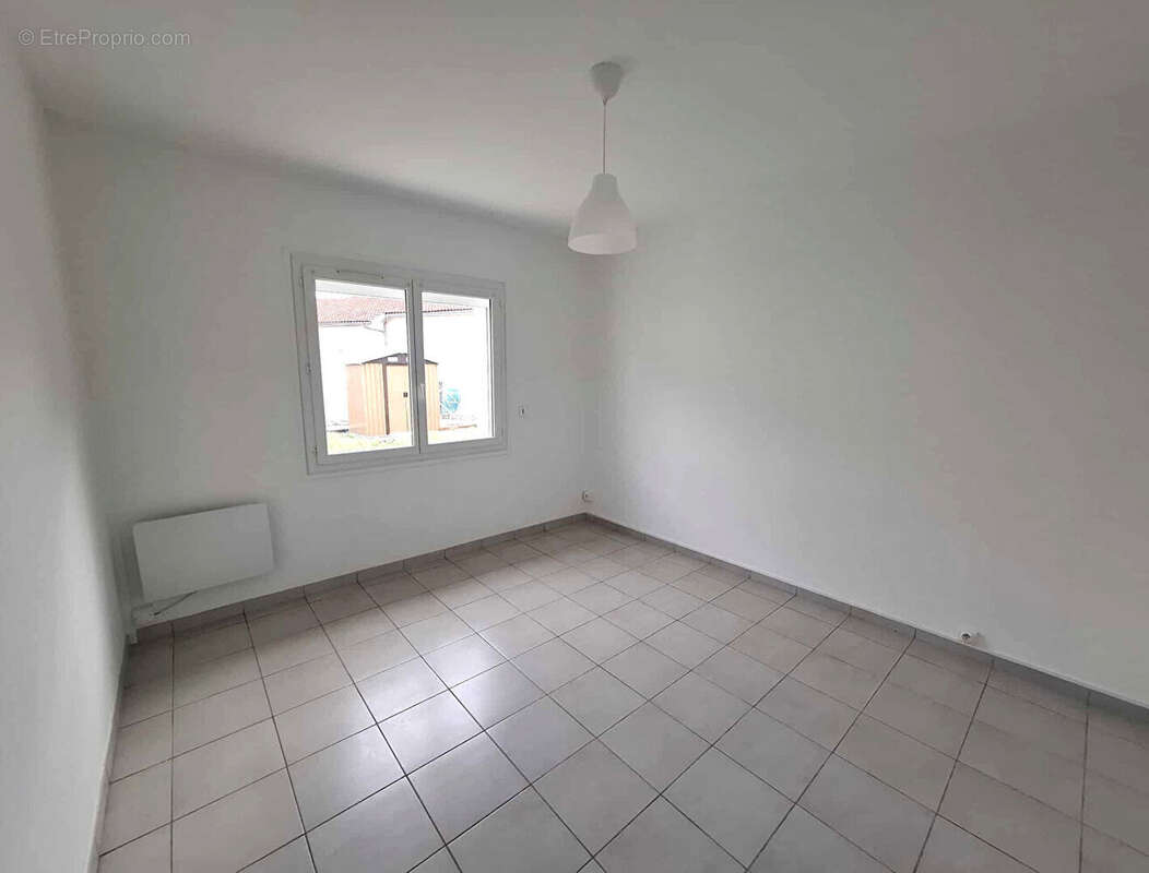 Ensemble immobilier rénové Deux maisons et un garage loués, revenus immédiats - photo 4