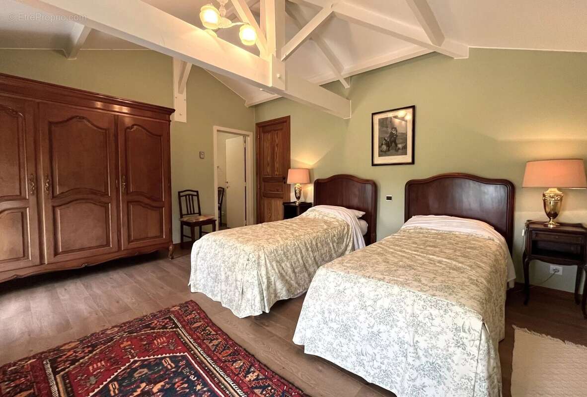 Maison à SAINT-GEORGES-DES-AGOUTS