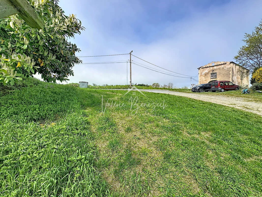 Maison à LES COSTES-GOZON