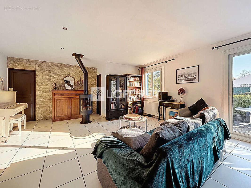 Maison à L'HAY-LES-ROSES