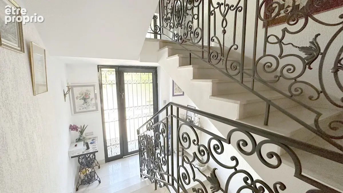 Maison Aix En Provence 10 pièce(s) 320 m2 - photo 6