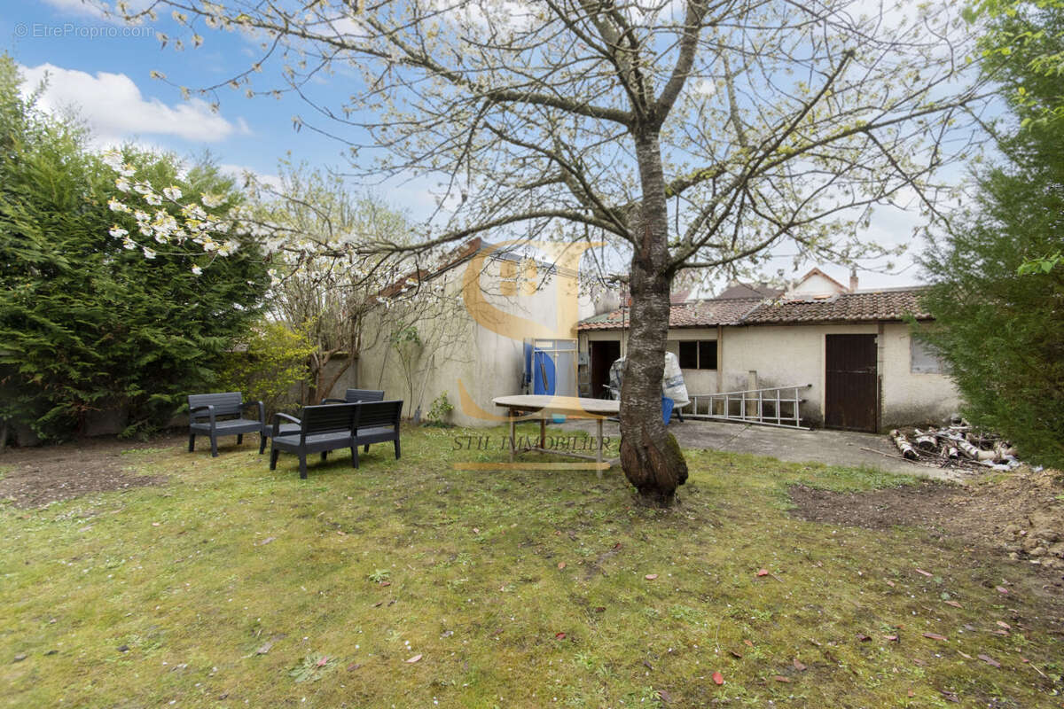 Maison à VIGNEUX-SUR-SEINE
