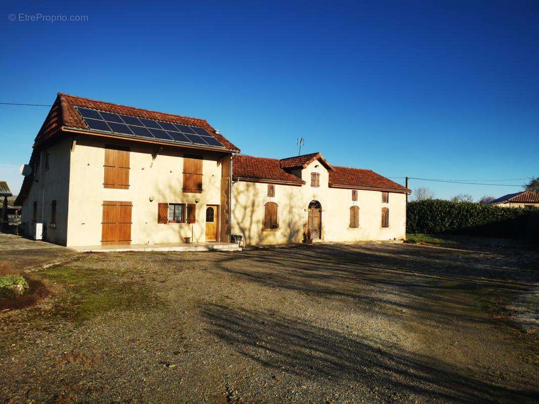 Ancienne ferme avec 2 maisons à 5 minutes de Marciac - photo 2