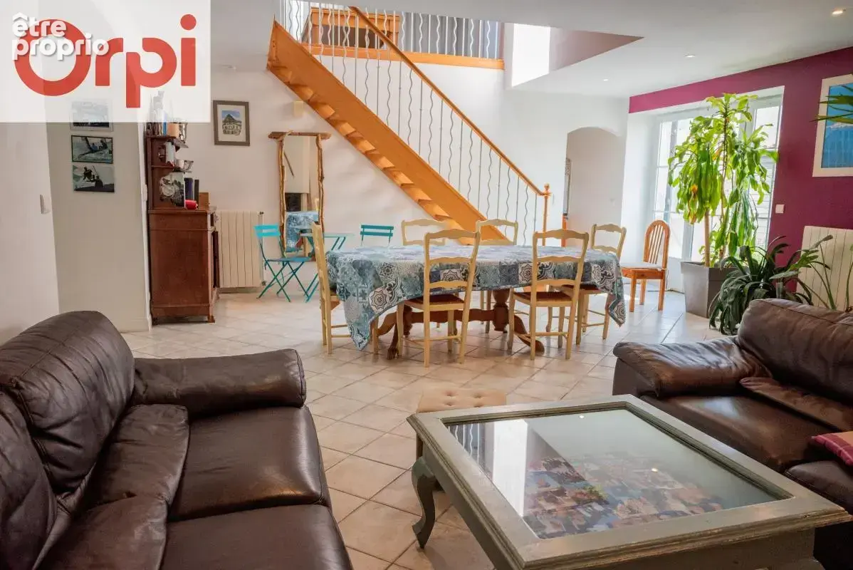 Maison de charme en pierre avec piscine – Thairé - photo 4
