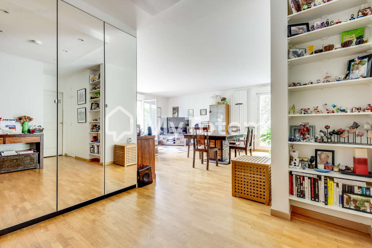 Appartement à LA GARENNE-COLOMBES