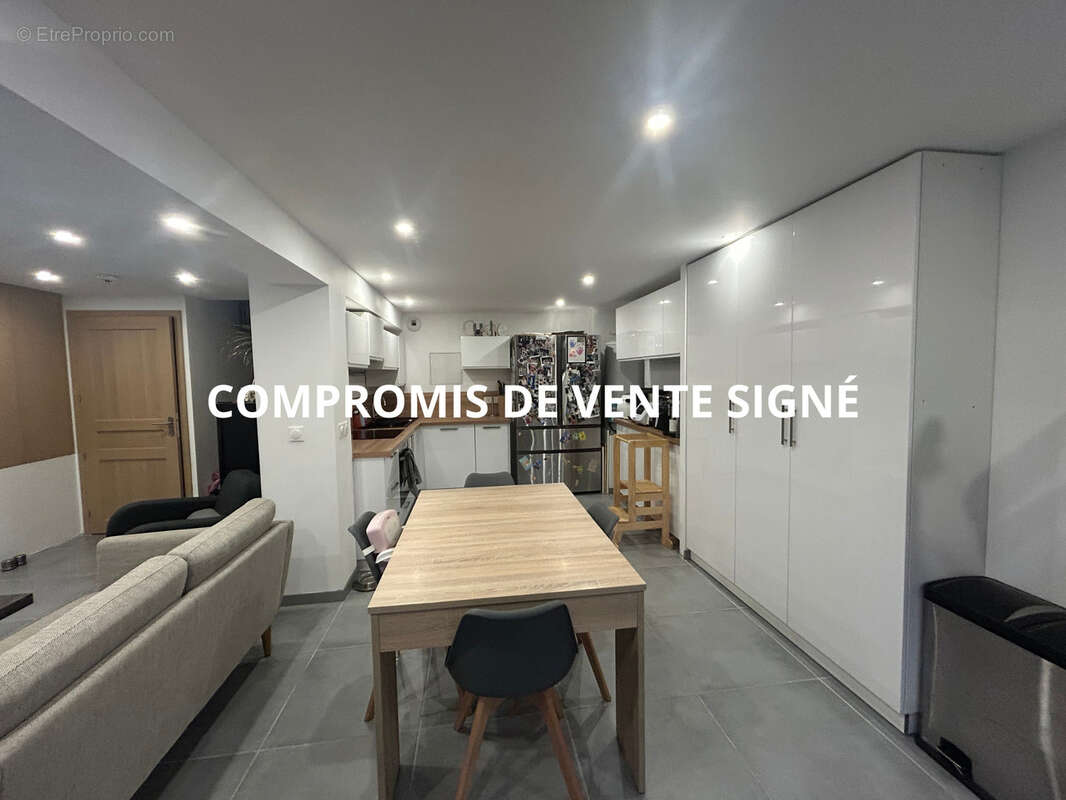 Maison à LE CASTELLET