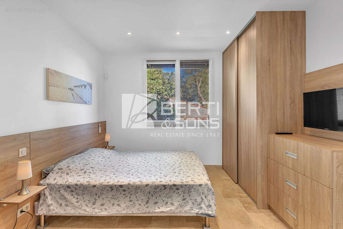 Exclusivite - mandelieu produit rare !  villa 6 pieces en pierre rénovée - quartier recherché - photo 16