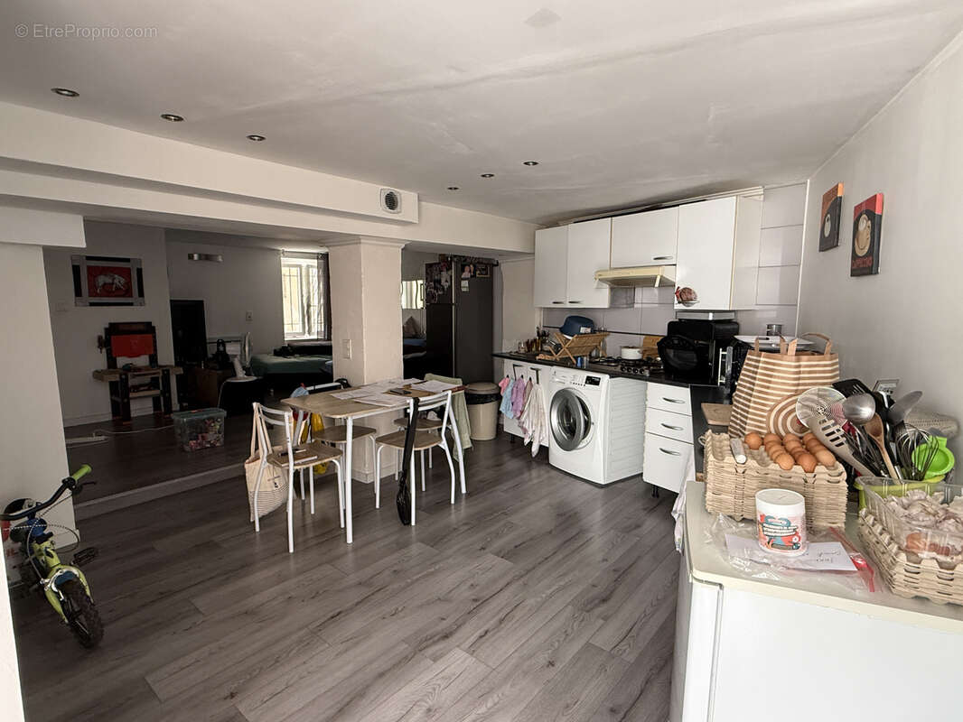 NÎMES   Grand'Rue   P2 60 m2 RDC   107 000 € - photo 2