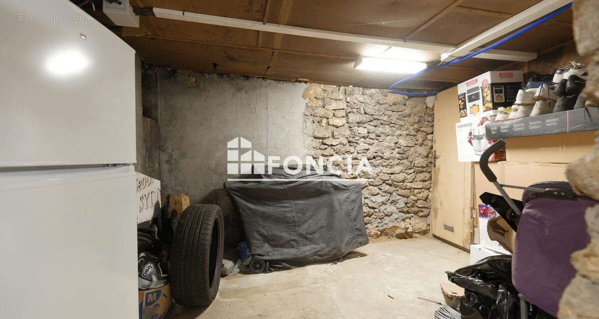 Saintry-sur-Seine – Route de Morsang  Maison avec grenier aménageable, terrasse et 2 parkings - photo 5