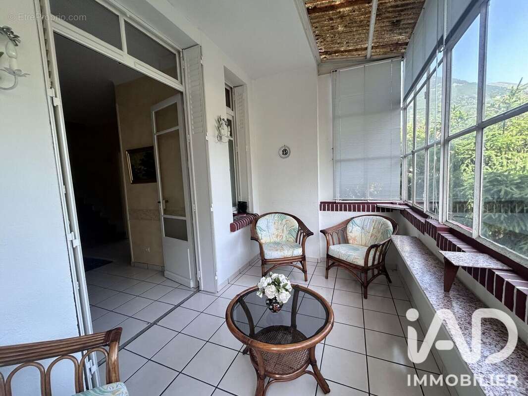 Maison 313 m² à Esterre  - photo 8