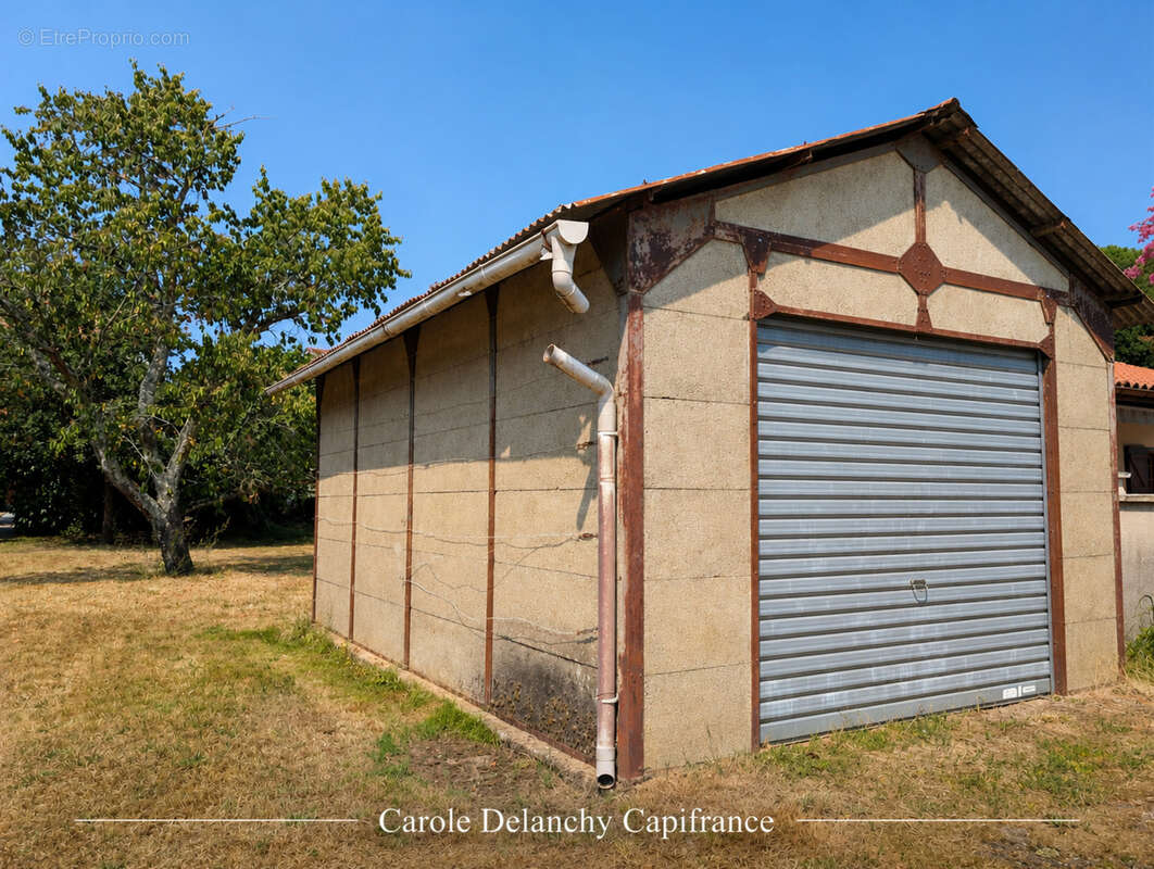 Maison d'architecte, 170 m² + 90 m² sur terrain de 1500 m² à AIRE SUR L'ADOUR (40) - photo 17