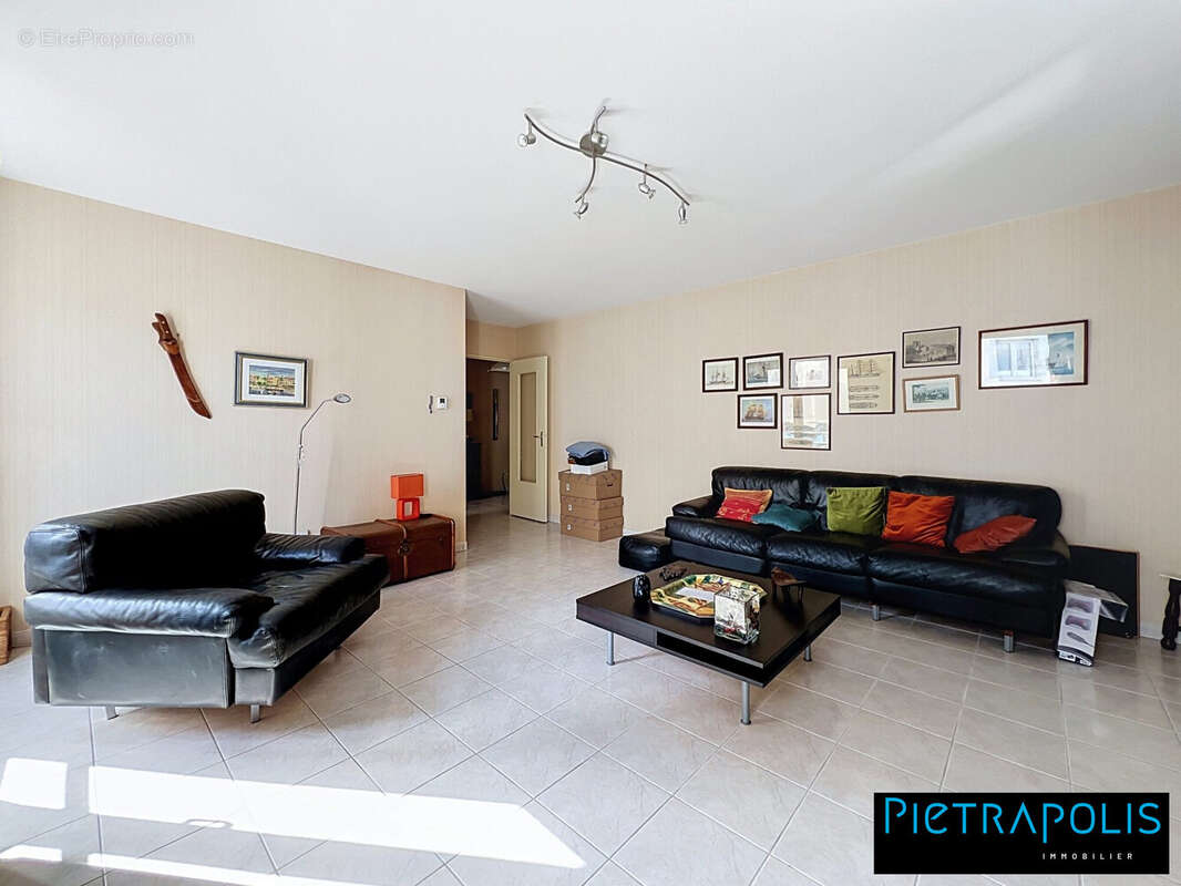 Appartement 83 m² à Oullins  - photo 3