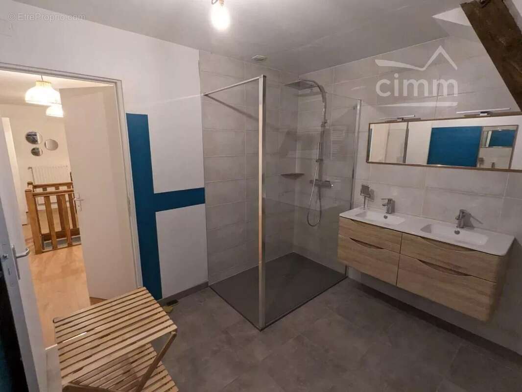 Appartement à DENEE