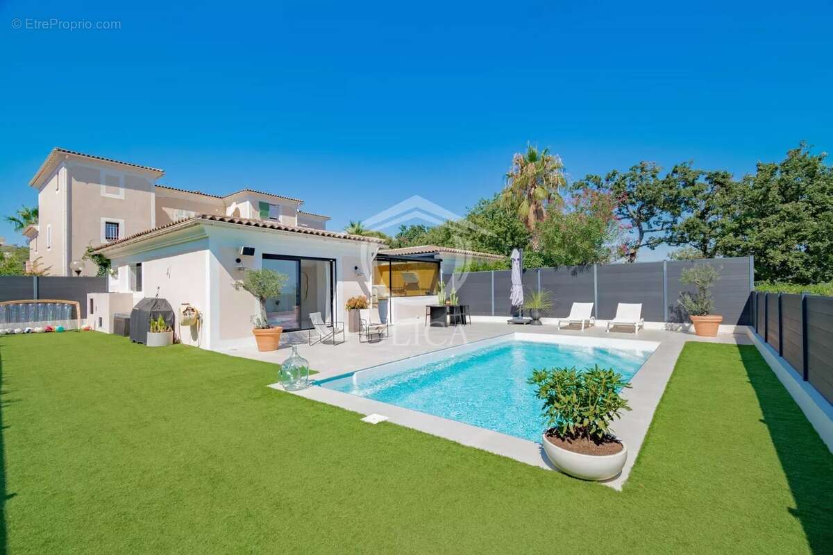 Maison à VILLENEUVE-LOUBET