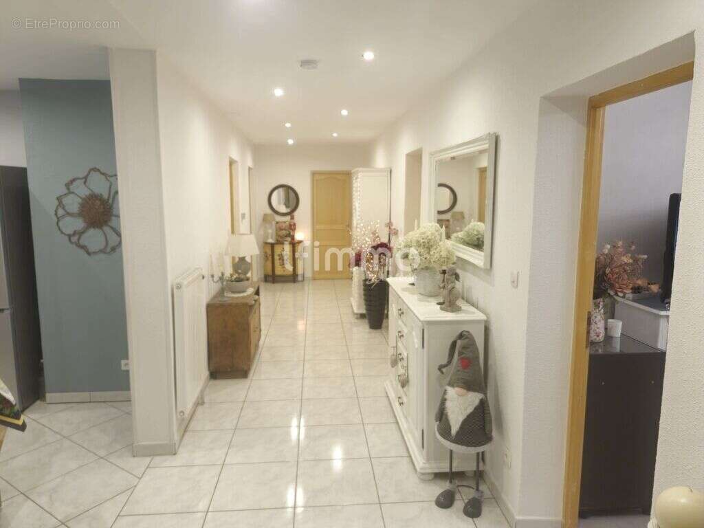 Appartement 5 pièces sans travaux - photo 2