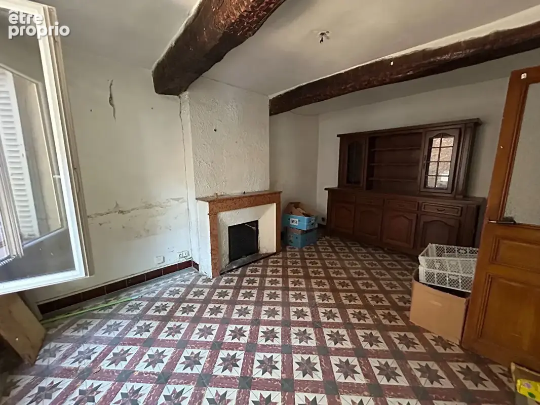 Maison de village Gareoult de 88 m2 à rénover, au centre village. - photo 4