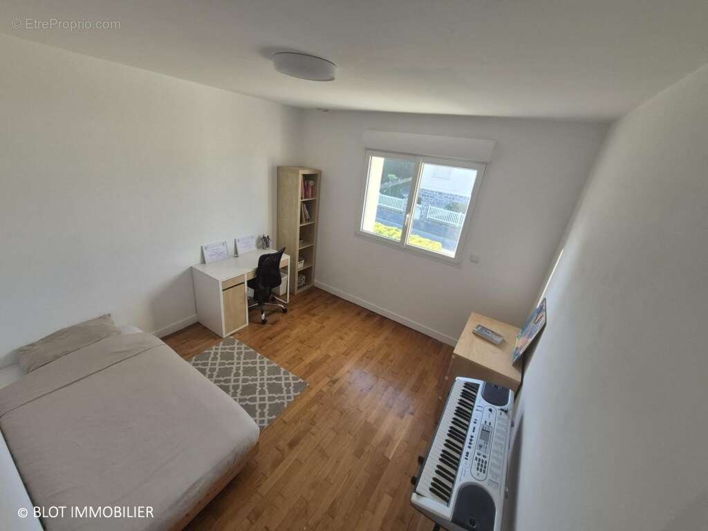 Maison 143 m² à Chateaugiron  - photo 7