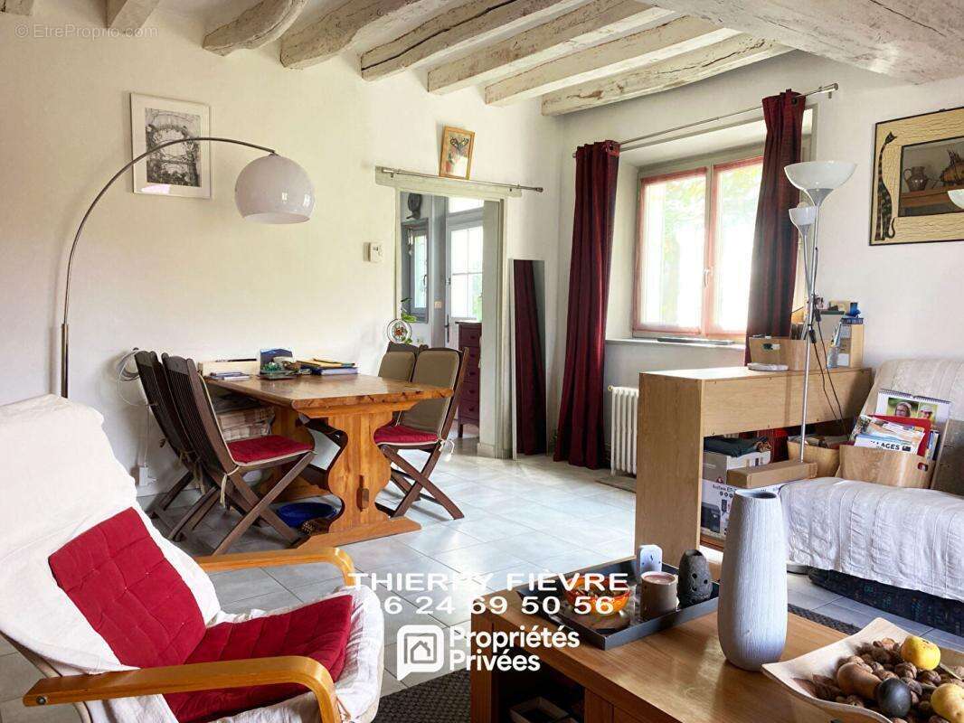 A VENDRE  49730 TURQUANT  Maison 4 pièces de 74 m2 avec maison annexe à rénover, terrasse,  jardin,  cave - photo 5