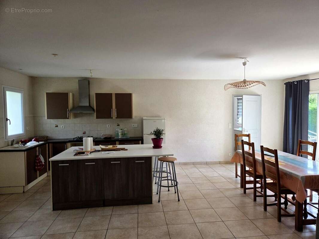 Maison 108 m² à Francois  - photo 4