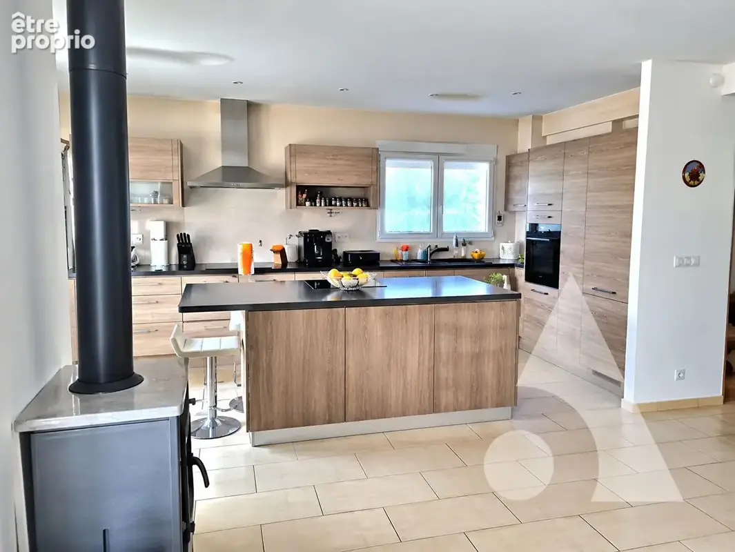 GEX - Maison - 4 chambres - 129.48 m2 - Jardin 480 m² - Piscine - photo 3