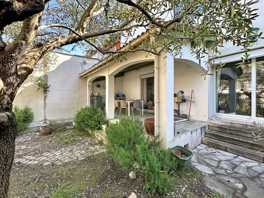 Maison à MONTELIMAR