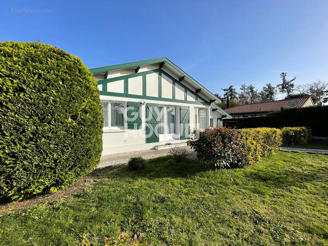 Maison à PARENTIS-EN-BORN