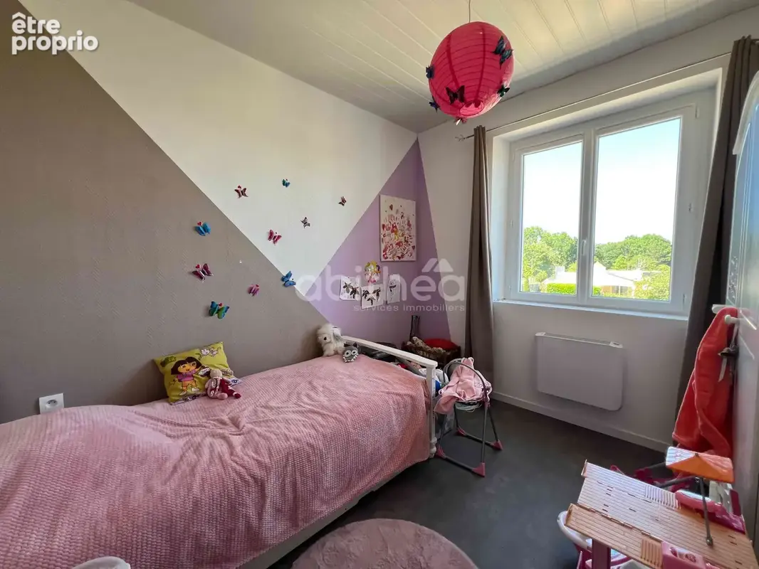 Maison rénovée avec terrain et dépendances. - photo 9