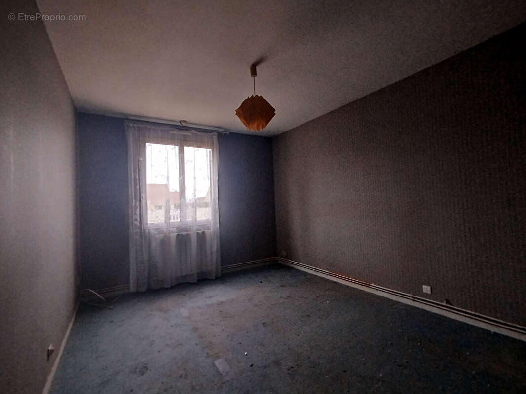 Maison à SAINT-REMY-SUR-AVRE