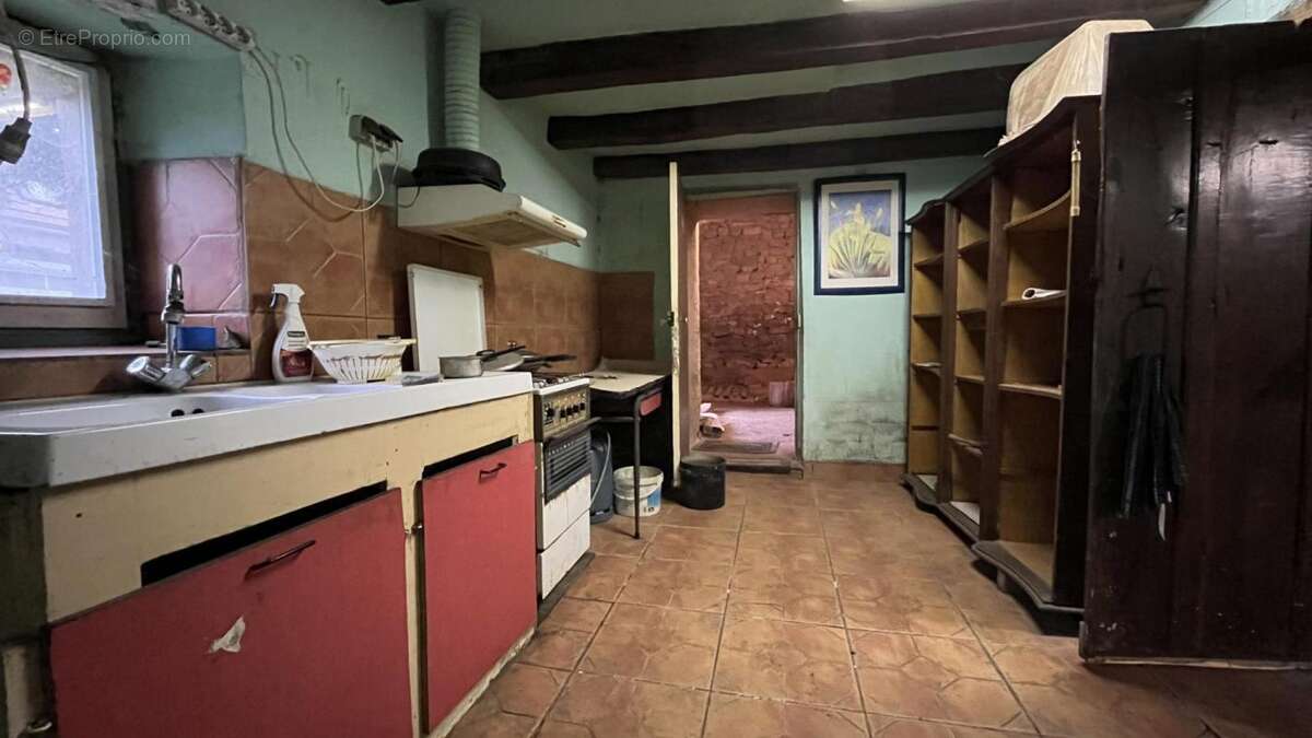 Corps de bâtiment à rénover dans un petit hameau - photo 4