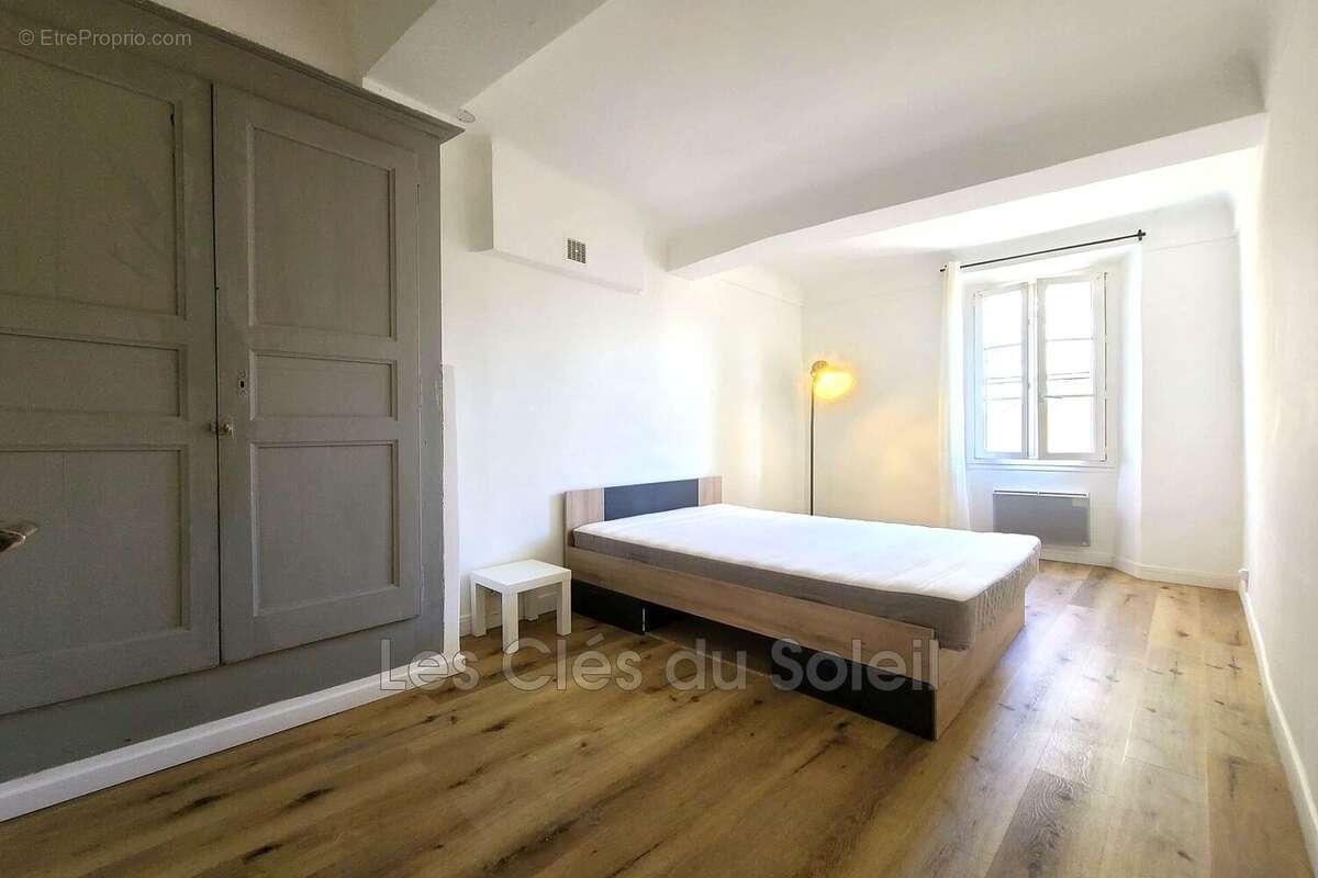 Appartement à CUERS