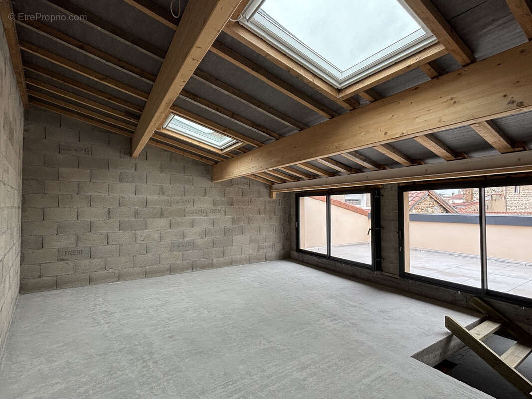 Maison à SAINT-GENIS-LAVAL