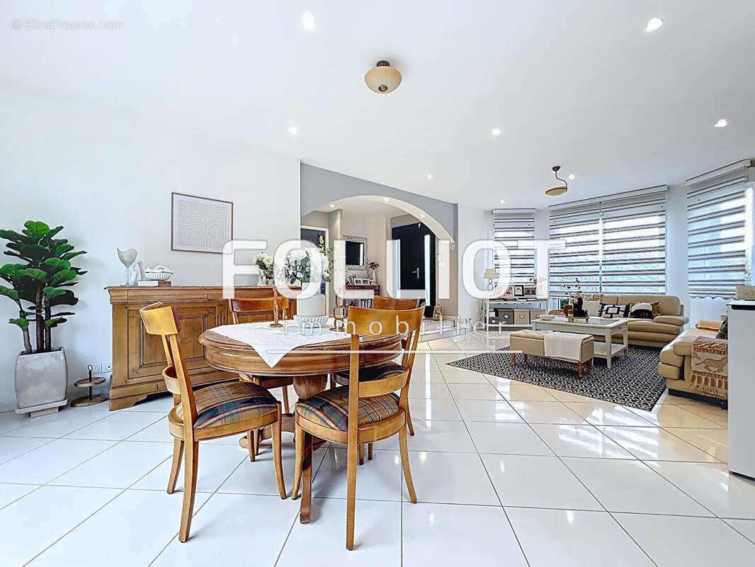 A VENDRE - Maison 8 pièces 162m2 - photo 3