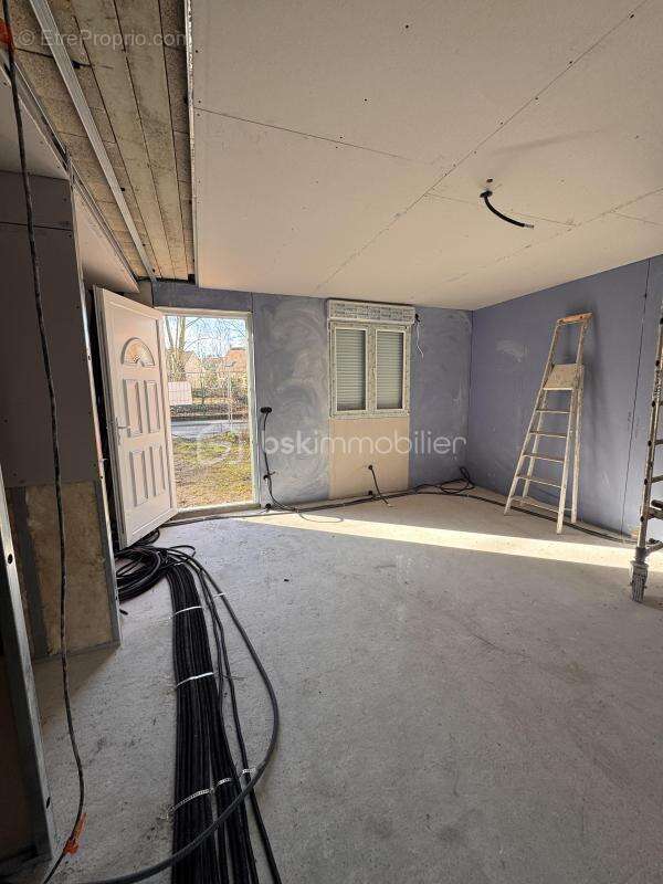 Maison à LE THILLAY