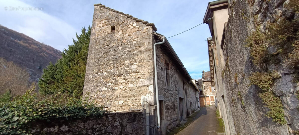 Maison à ROSSILLON