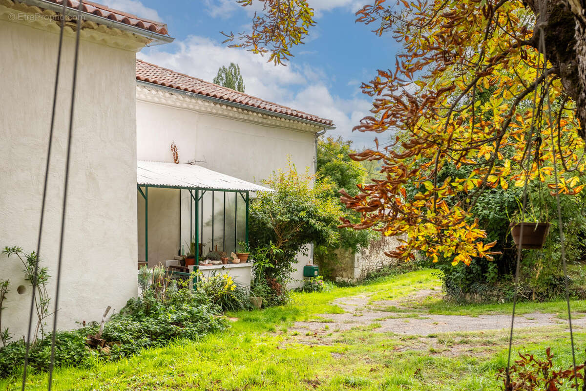 Maison à LACOUR