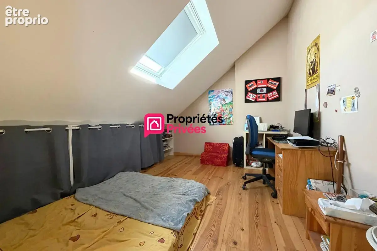 Maison T5  rénovée et Gîte T3 indépendant au coeur de Saint Ours 63230 - photo 9