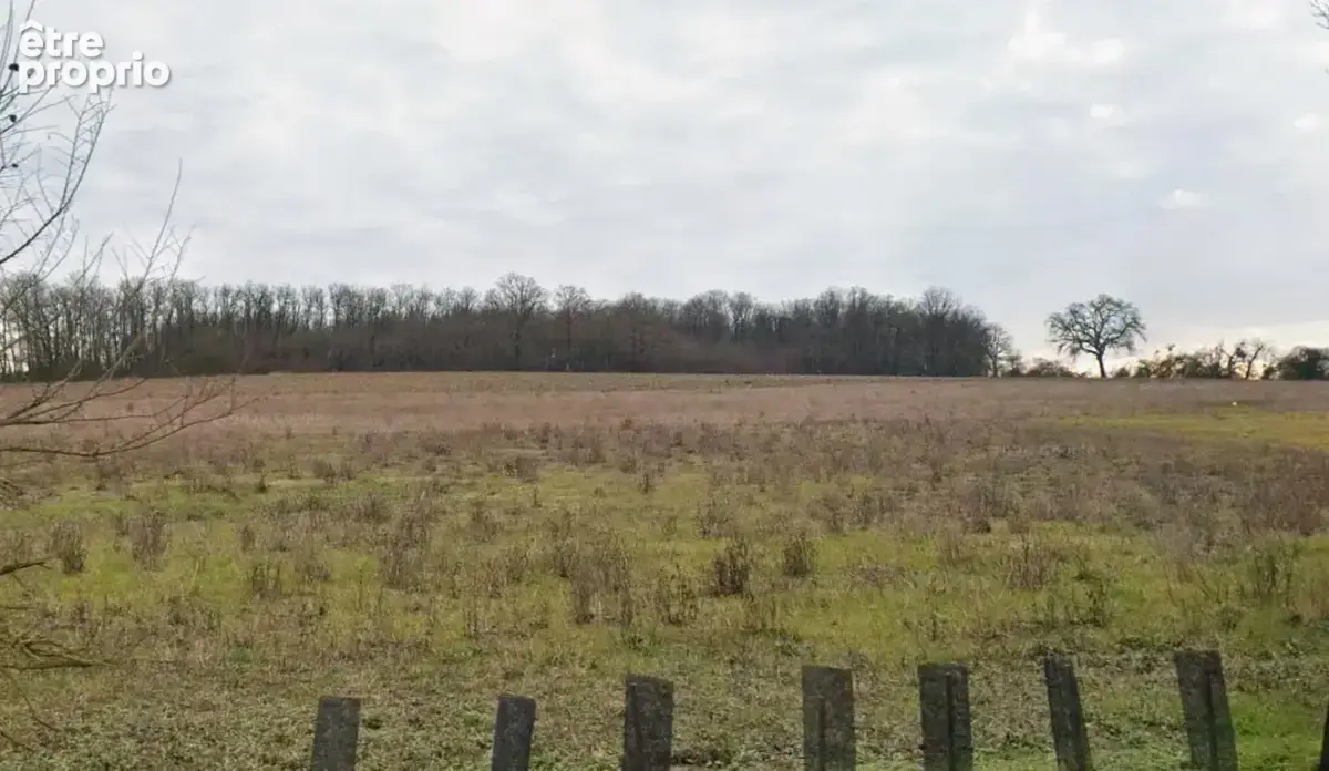 Terrain à LA BUSSIERE