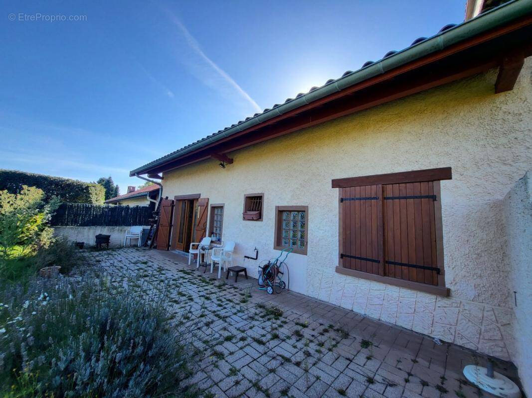 Maison à CHALAMONT