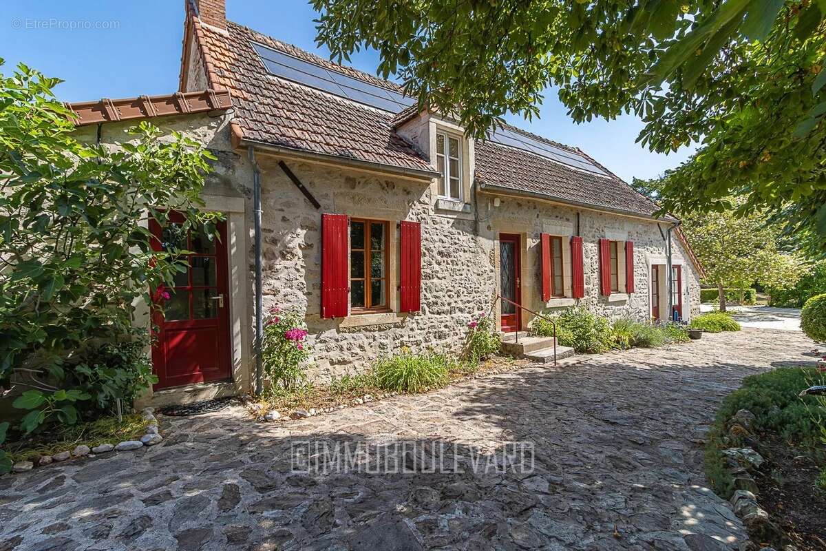 Maison à VICQ-EXEMPLET