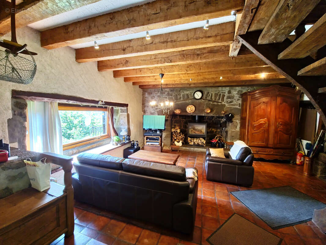 Maison à SAINT-CIRGUES-DE-JORDANNE