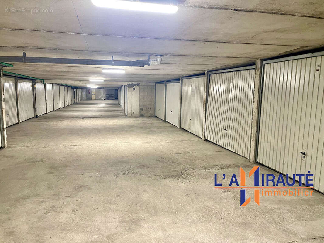 Parking à HOUILLES