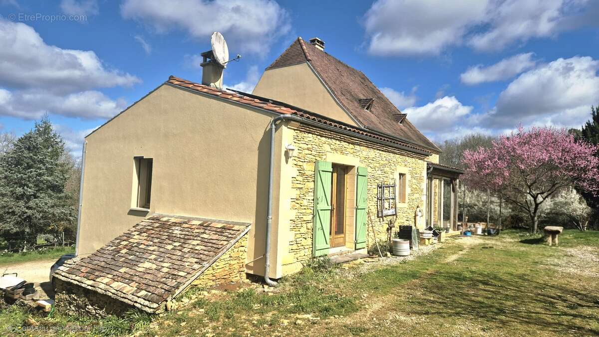 Maison à MEYRALS