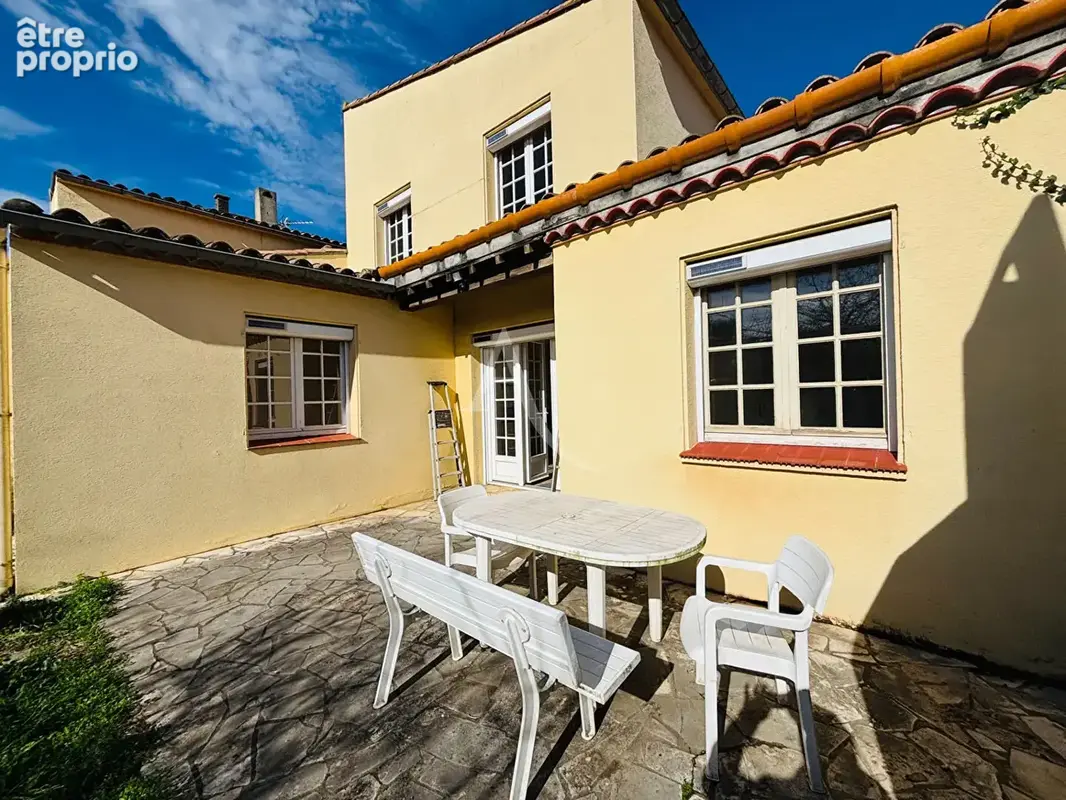Maison a Carcassonne avec jardin et garage - photo 1