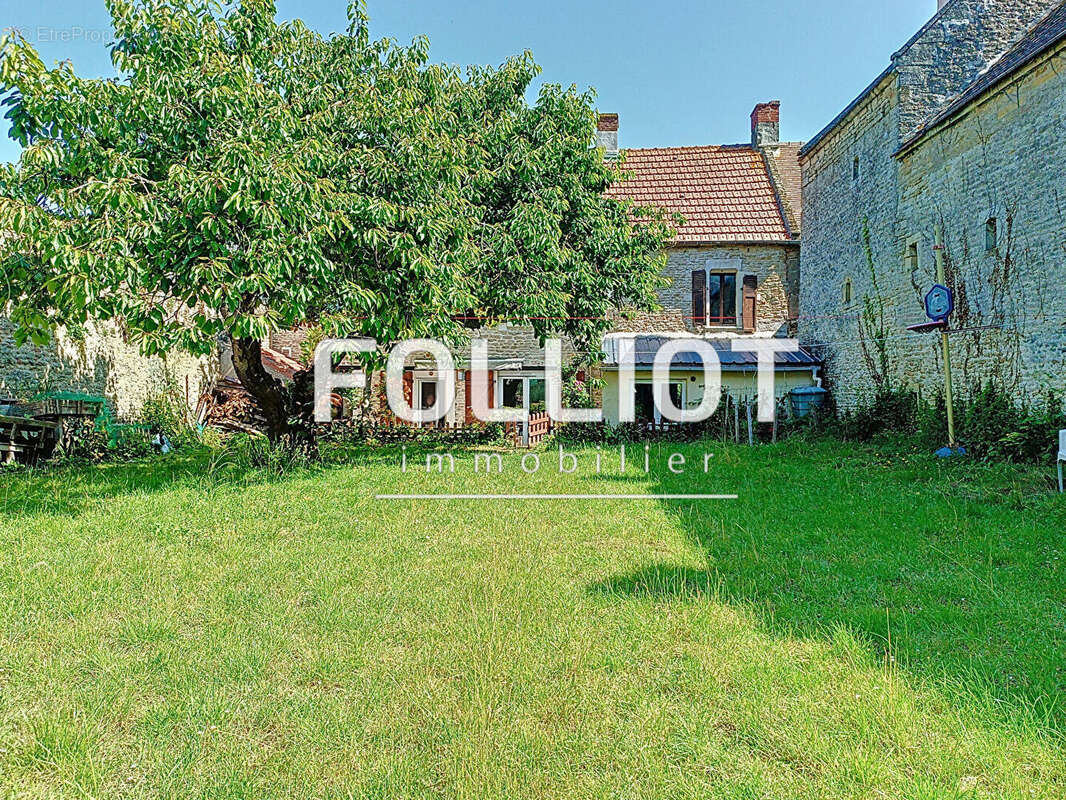 Maison à SAINT-AUBIN-SUR-MER