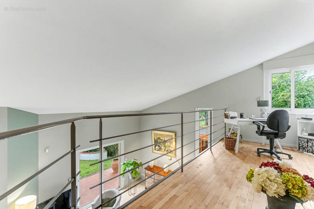 Belle maison d'architecte a vendre a portet sur garonne - photo 13
