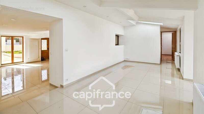 Maison familiale proche Dammartin-en-Goële entièrement rénovée- 115 m² -jardin-Au calme - photo 12