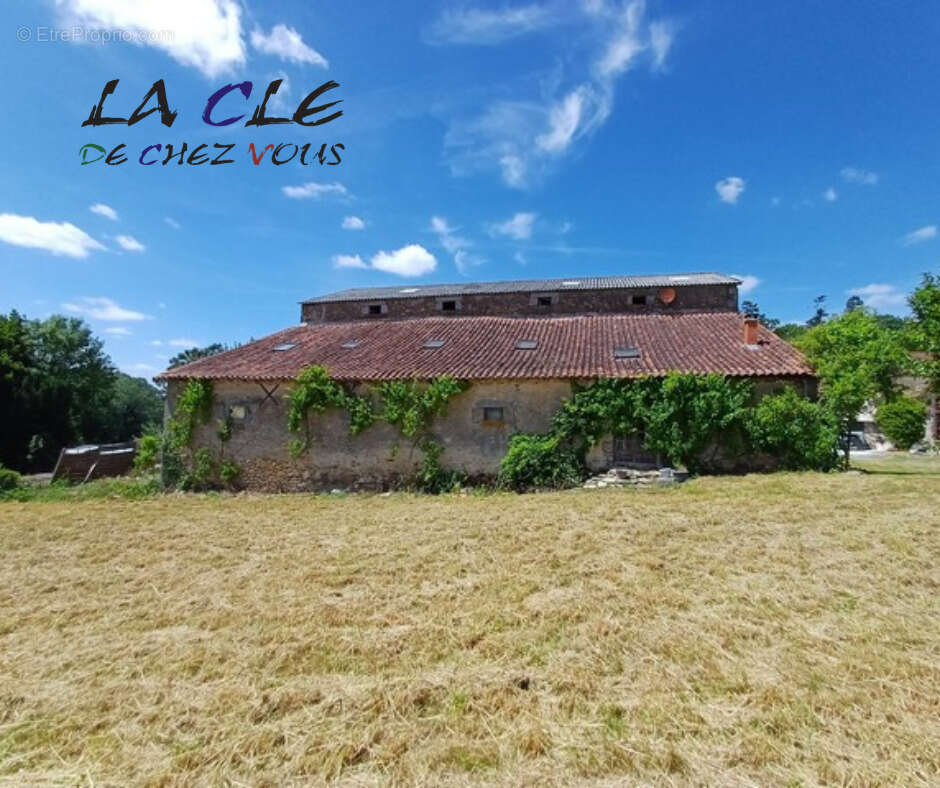 Grange vendeenne a finir de renover - photo 8