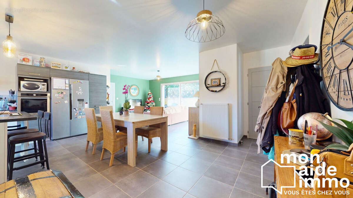 Maison à FARGUES-SAINT-HILAIRE