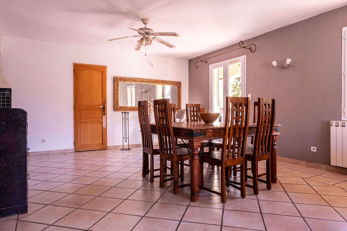 Maison à SAINTE-ANASTASIE-SUR-ISSOLE