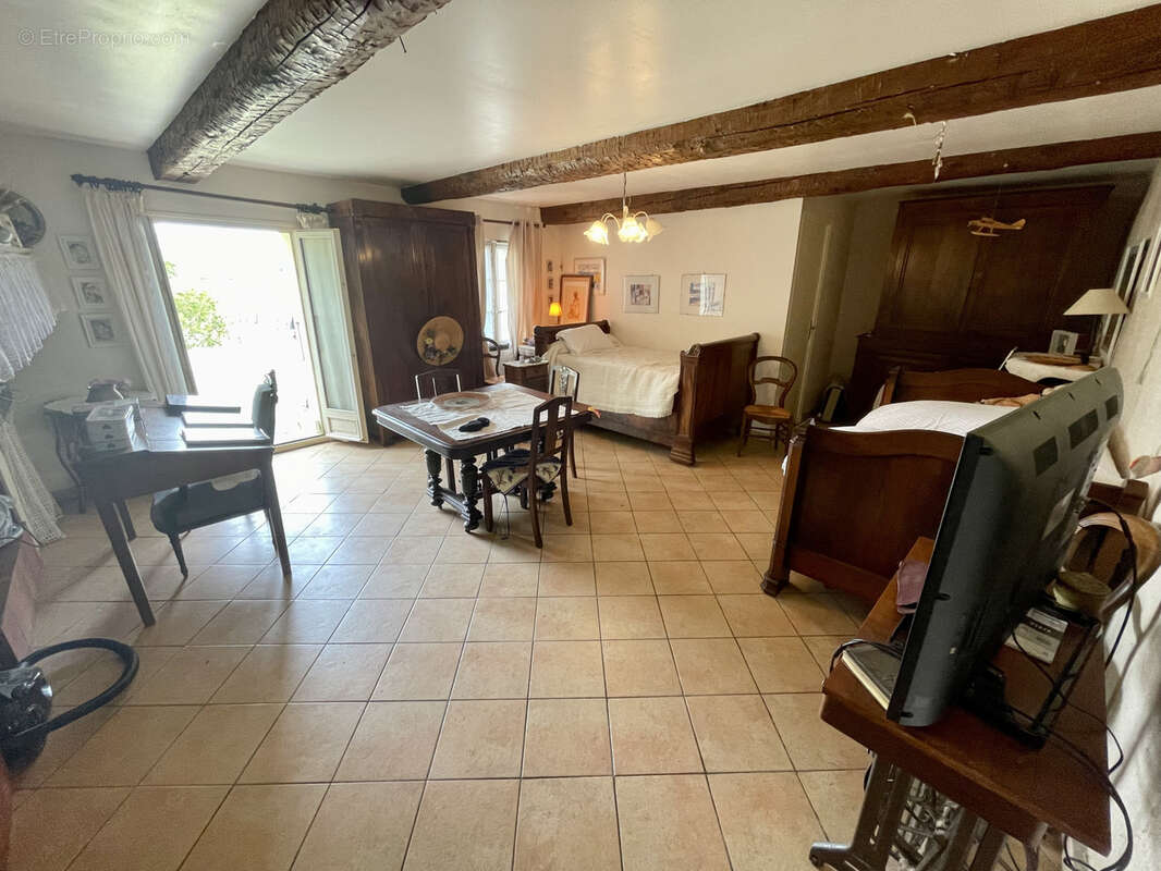 Maison à SAINT-GENIS-DES-FONTAINES